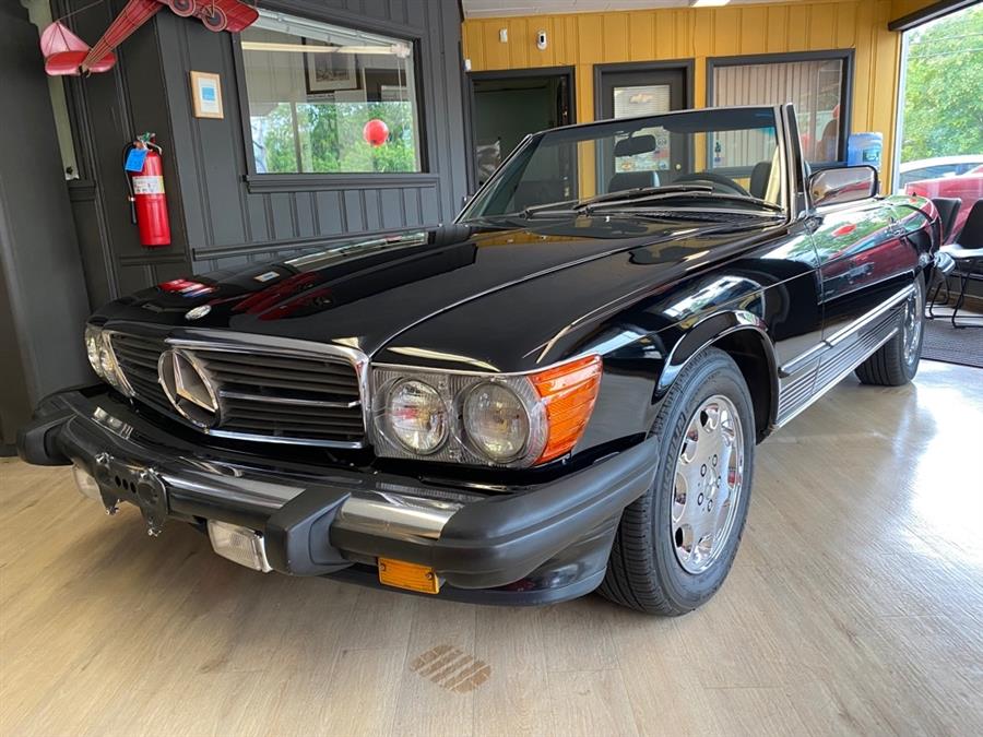1989 Mercedes-benz 560 Series 560SL, available for sale in Garfield, New Jersey | Urban Motors Collection. Garfield, New Jersey 1989 Mercedes-benz 560 Series 560SL, available for sale in Garfield, New Jersey | Urban Motors Collection. Garfield, New Jersey