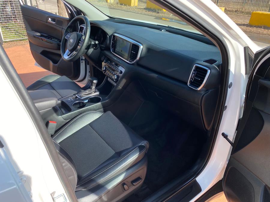 2022 Kia Sportage EX FWD, available for sale in Irvington, New Jersey | Chancellor Auto Grp Intl Co. Irvington, New Jersey 2022 Kia Sportage EX FWD, available for sale in Irvington, New Jersey | Chancellor Auto Grp Intl Co. Irvington, New Jersey