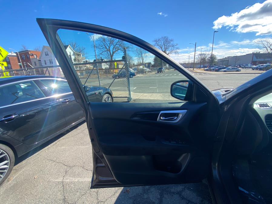 Used Nissan Pathfinder 4WD 4dr S 2015 | VEB Auto Sales. Hartford, Connecticut Used Nissan Pathfinder 4WD 4dr S 2015 | VEB Auto Sales. Hartford, Connecticut