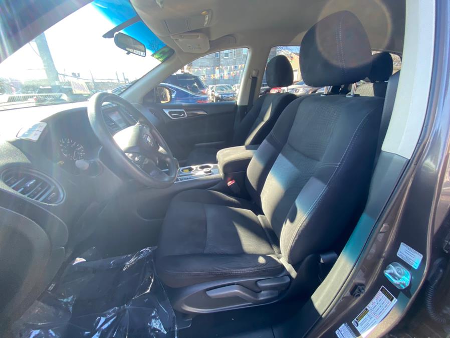 Used Nissan Pathfinder 4WD 4dr S 2015 | VEB Auto Sales. Hartford, Connecticut Used Nissan Pathfinder 4WD 4dr S 2015 | VEB Auto Sales. Hartford, Connecticut