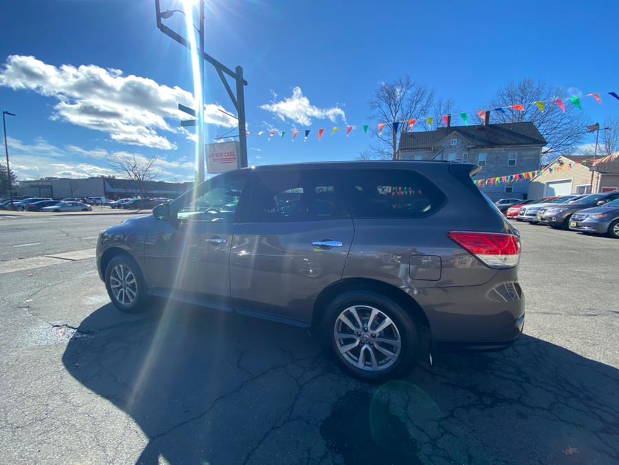 Used Nissan Pathfinder 4WD 4dr S 2015 | VEB Auto Sales. Hartford, Connecticut Used Nissan Pathfinder 4WD 4dr S 2015 | VEB Auto Sales. Hartford, Connecticut