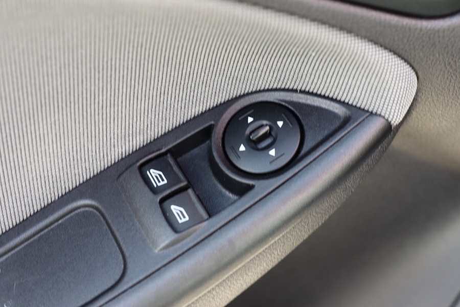 Used Ford Focus 4dr Sdn S 2014 | Hillside Auto Mall Inc.. Jamaica, New York Used Ford Focus 4dr Sdn S 2014 | Hillside Auto Mall Inc.. Jamaica, New York