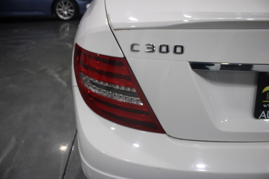 Used Mercedes-Benz C-Class 4dr Sdn C300 Sport 4MATIC 2014 | Auto Gallery. Lodi, New Jersey Used Mercedes-Benz C-Class 4dr Sdn C300 Sport 4MATIC 2014 | Auto Gallery. Lodi, New Jersey