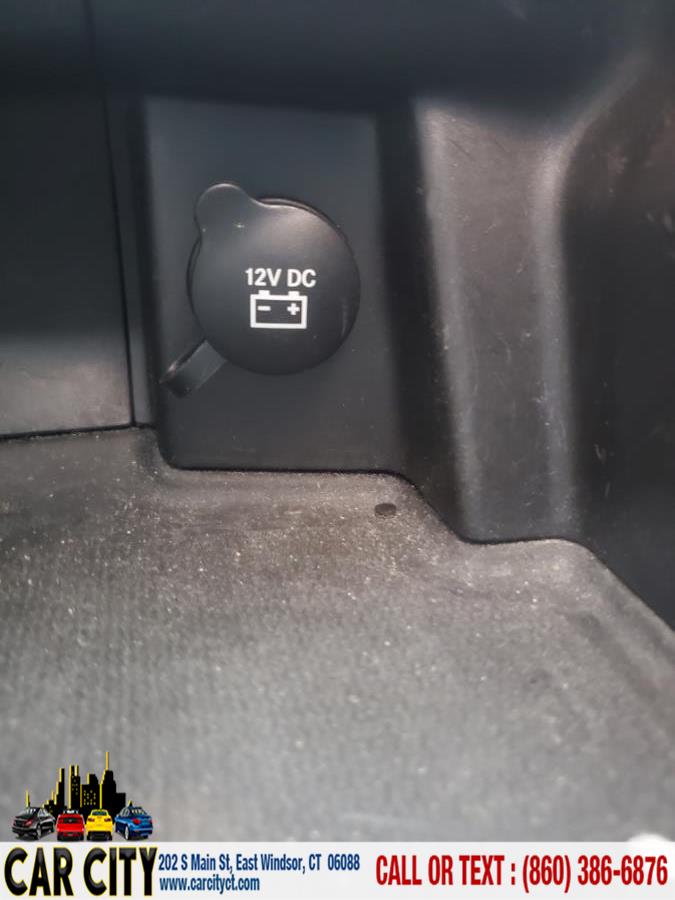2011 Jeep Grand Cherokee 4WD 4dr Laredo, available for sale in East Windsor, Connecticut | Car City LLC. East Windsor, Connecticut 2011 Jeep Grand Cherokee 4WD 4dr Laredo, available for sale in East Windsor, Connecticut | Car City LLC. East Windsor, Connecticut