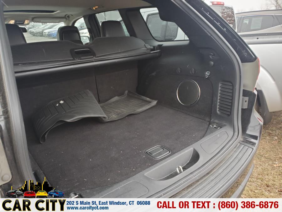 2011 Jeep Grand Cherokee 4WD 4dr Laredo, available for sale in East Windsor, Connecticut | Car City LLC. East Windsor, Connecticut 2011 Jeep Grand Cherokee 4WD 4dr Laredo, available for sale in East Windsor, Connecticut | Car City LLC. East Windsor, Connecticut