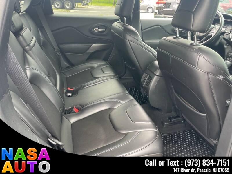 2019 Jeep Cherokee Latitude Plus 4x4, available for sale in Passaic, New Jersey | Nasa Auto. Passaic, New Jersey 2019 Jeep Cherokee Latitude Plus 4x4, available for sale in Passaic, New Jersey | Nasa Auto. Passaic, New Jersey
