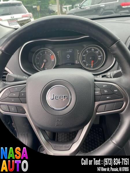 2019 Jeep Cherokee Latitude Plus 4x4, available for sale in Passaic, New Jersey | Nasa Auto. Passaic, New Jersey 2019 Jeep Cherokee Latitude Plus 4x4, available for sale in Passaic, New Jersey | Nasa Auto. Passaic, New Jersey