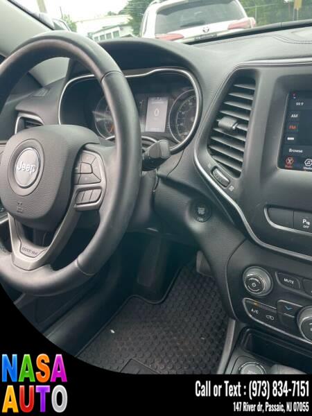 2019 Jeep Cherokee Latitude Plus 4x4, available for sale in Passaic, New Jersey | Nasa Auto. Passaic, New Jersey 2019 Jeep Cherokee Latitude Plus 4x4, available for sale in Passaic, New Jersey | Nasa Auto. Passaic, New Jersey