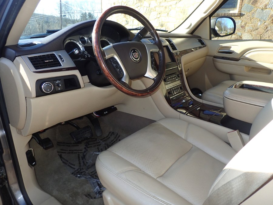 Used Cadillac Escalade ESV AWD 4dr Luxury 2013 | Eagleville Motors. Storrs, Connecticut Used Cadillac Escalade ESV AWD 4dr Luxury 2013 | Eagleville Motors. Storrs, Connecticut