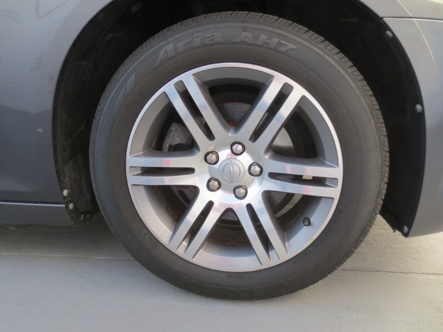 2014 Chrysler 300 4dr Sdn RWD, available for sale in Santa Ana, California | Auto Max Of Santa Ana. Santa Ana, California 2014 Chrysler 300 4dr Sdn RWD, available for sale in Santa Ana, California | Auto Max Of Santa Ana. Santa Ana, California