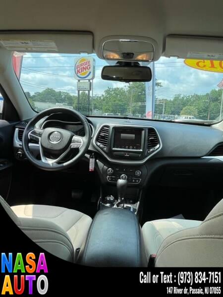 2015 Jeep Grand Cherokee 4WD 4dr Limited, available for sale in Passaic, New Jersey | Nasa Auto. Passaic, New Jersey 2015 Jeep Grand Cherokee 4WD 4dr Limited, available for sale in Passaic, New Jersey | Nasa Auto. Passaic, New Jersey