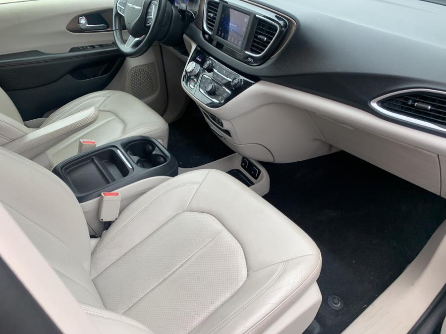 Used Chrysler Pacifica Touring L FWD 2018 | Dealertown Auto Wholesalers. Milford, Connecticut Used Chrysler Pacifica Touring L FWD 2018 | Dealertown Auto Wholesalers. Milford, Connecticut