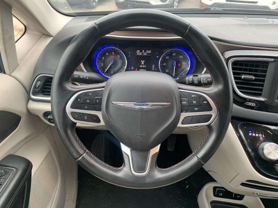 Used Chrysler Pacifica Touring L FWD 2018 | Dealertown Auto Wholesalers. Milford, Connecticut Used Chrysler Pacifica Touring L FWD 2018 | Dealertown Auto Wholesalers. Milford, Connecticut