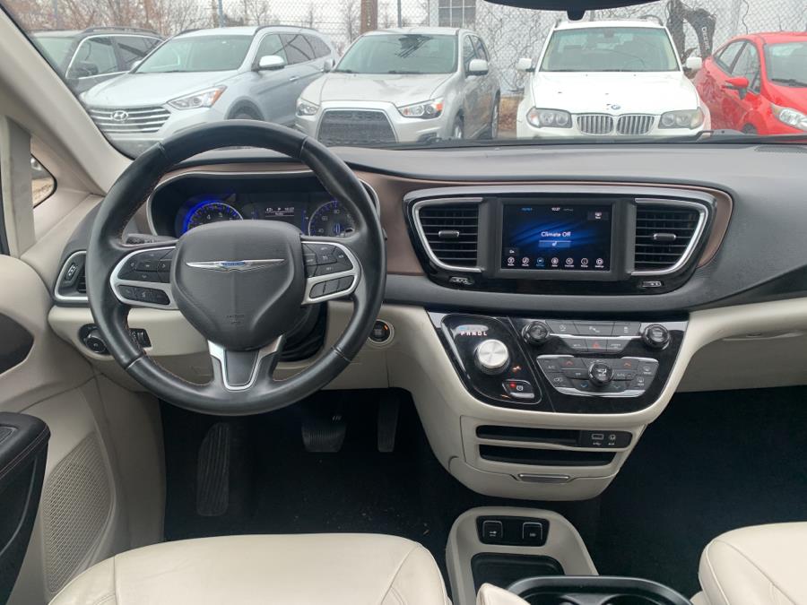 Used Chrysler Pacifica Touring L FWD 2018 | Dealertown Auto Wholesalers. Milford, Connecticut Used Chrysler Pacifica Touring L FWD 2018 | Dealertown Auto Wholesalers. Milford, Connecticut