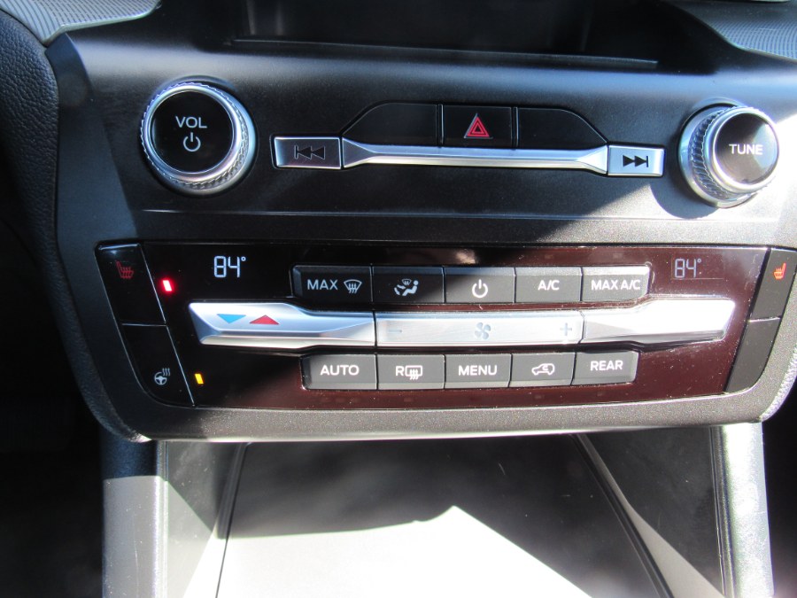 2020 Ford Explorer XLT 4WD, available for sale in Irvington, New Jersey | NJ Used Cars Center. Irvington, New Jersey 2020 Ford Explorer XLT 4WD, available for sale in Irvington, New Jersey | NJ Used Cars Center. Irvington, New Jersey