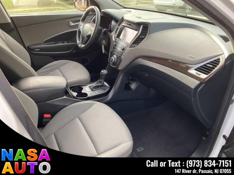2017 Hyundai Santa Fe SE 3.3L Automatic AWD, available for sale in Passaic, New Jersey | Nasa Auto. Passaic, New Jersey 2017 Hyundai Santa Fe SE 3.3L Automatic AWD, available for sale in Passaic, New Jersey | Nasa Auto. Passaic, New Jersey
