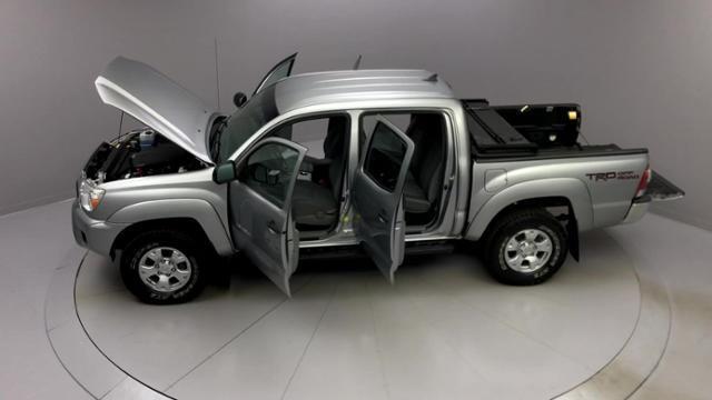 2015 Toyota Tacoma 4WD Double Cab V6 AT, available for sale in Naugatuck, Connecticut | J&M Automotive Sls&Svc LLC. Naugatuck, Connecticut 2015 Toyota Tacoma 4WD Double Cab V6 AT, available for sale in Naugatuck, Connecticut | J&M Automotive Sls&Svc LLC. Naugatuck, Connecticut