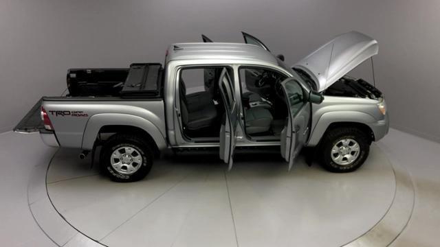 2015 Toyota Tacoma 4WD Double Cab V6 AT, available for sale in Naugatuck, Connecticut | J&M Automotive Sls&Svc LLC. Naugatuck, Connecticut 2015 Toyota Tacoma 4WD Double Cab V6 AT, available for sale in Naugatuck, Connecticut | J&M Automotive Sls&Svc LLC. Naugatuck, Connecticut