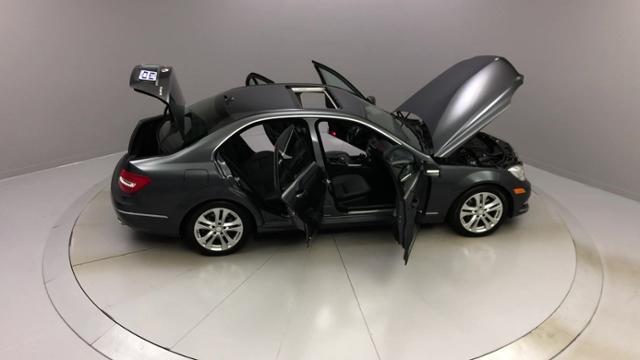 Used Mercedes-benz C-class 4dr Sdn C 300 Luxury 4MATIC 2013 | J&M Automotive Sls&Svc LLC. Naugatuck, Connecticut Used Mercedes-benz C-class 4dr Sdn C 300 Luxury 4MATIC 2013 | J&M Automotive Sls&Svc LLC. Naugatuck, Connecticut
