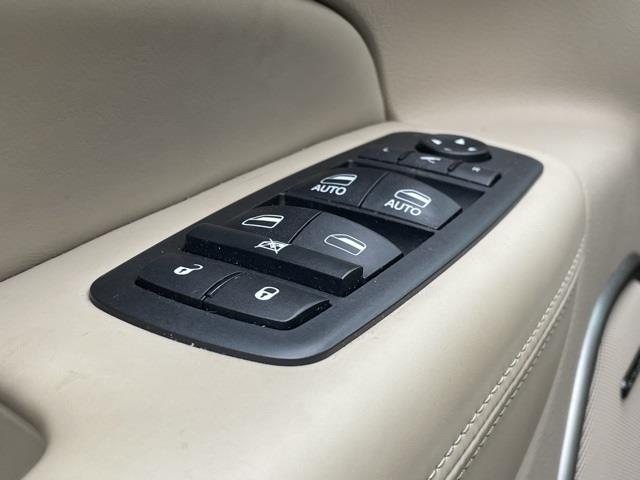Used Jeep Grand Cherokee Overland 2018 | Blasius Federal Road. Brookfield, Connecticut Used Jeep Grand Cherokee Overland 2018 | Blasius Federal Road. Brookfield, Connecticut