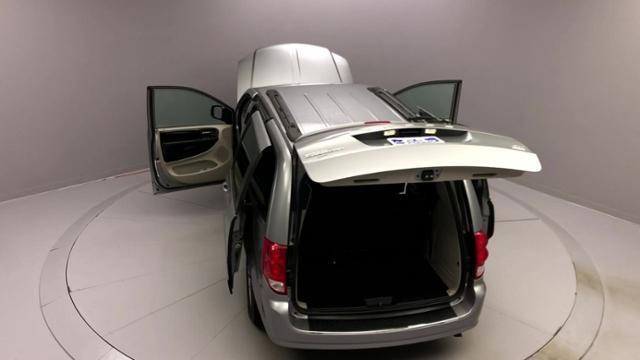 2014 Dodge Grand Caravan 4dr Wgn SXT, available for sale in Naugatuck, Connecticut | J&M Automotive Sls&Svc LLC. Naugatuck, Connecticut 2014 Dodge Grand Caravan 4dr Wgn SXT, available for sale in Naugatuck, Connecticut | J&M Automotive Sls&Svc LLC. Naugatuck, Connecticut