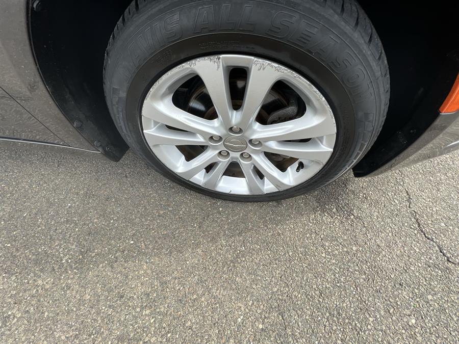 2015 Chrysler 200 4dr Sdn Limited FWD, available for sale in Stratford, Connecticut | Wiz Leasing Inc. Stratford, Connecticut 2015 Chrysler 200 4dr Sdn Limited FWD, available for sale in Stratford, Connecticut | Wiz Leasing Inc. Stratford, Connecticut