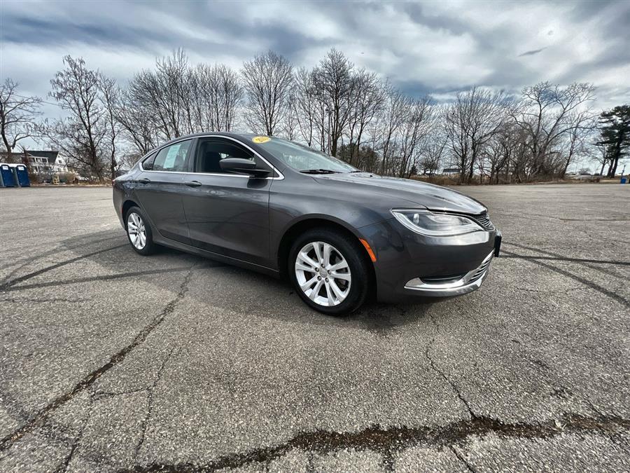 2015 Chrysler 200 4dr Sdn Limited FWD, available for sale in Stratford, Connecticut | Wiz Leasing Inc. Stratford, Connecticut