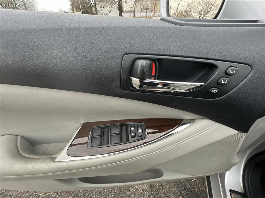 2010 Lexus ES 350 4dr Sdn, available for sale in Stratford, Connecticut | Wiz Leasing Inc. Stratford, Connecticut 2010 Lexus ES 350 4dr Sdn, available for sale in Stratford, Connecticut | Wiz Leasing Inc. Stratford, Connecticut