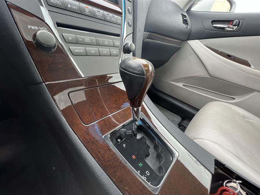 2010 Lexus ES 350 4dr Sdn, available for sale in Stratford, Connecticut | Wiz Leasing Inc. Stratford, Connecticut 2010 Lexus ES 350 4dr Sdn, available for sale in Stratford, Connecticut | Wiz Leasing Inc. Stratford, Connecticut