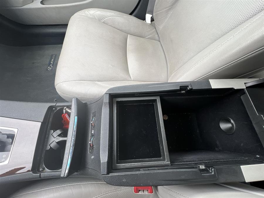 2010 Lexus ES 350 4dr Sdn, available for sale in Stratford, Connecticut | Wiz Leasing Inc. Stratford, Connecticut 2010 Lexus ES 350 4dr Sdn, available for sale in Stratford, Connecticut | Wiz Leasing Inc. Stratford, Connecticut