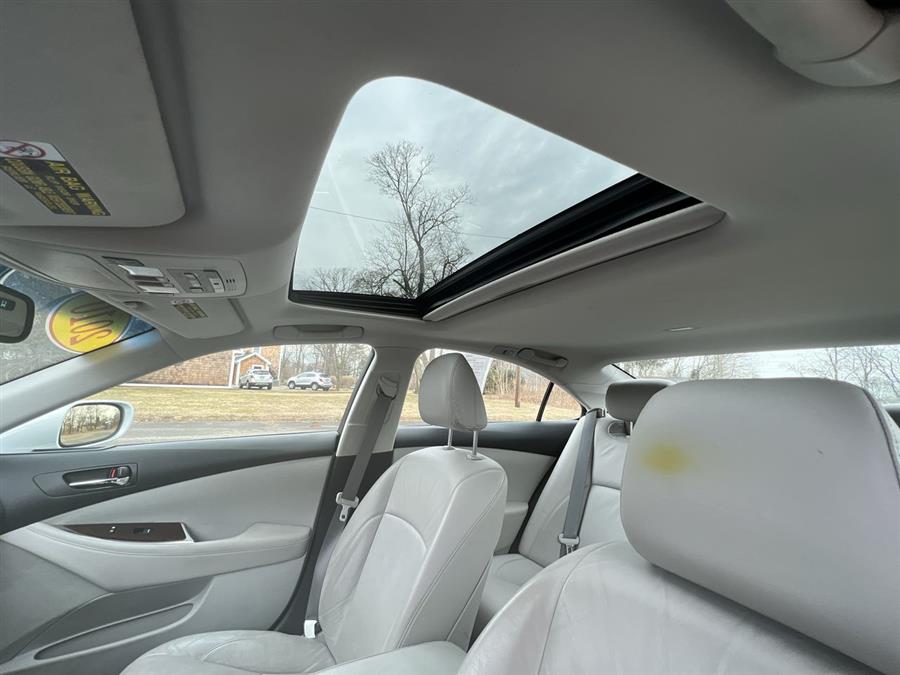 2010 Lexus ES 350 4dr Sdn, available for sale in Stratford, Connecticut | Wiz Leasing Inc. Stratford, Connecticut 2010 Lexus ES 350 4dr Sdn, available for sale in Stratford, Connecticut | Wiz Leasing Inc. Stratford, Connecticut