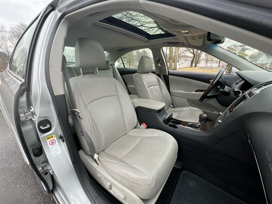 2010 Lexus ES 350 4dr Sdn, available for sale in Stratford, Connecticut | Wiz Leasing Inc. Stratford, Connecticut 2010 Lexus ES 350 4dr Sdn, available for sale in Stratford, Connecticut | Wiz Leasing Inc. Stratford, Connecticut