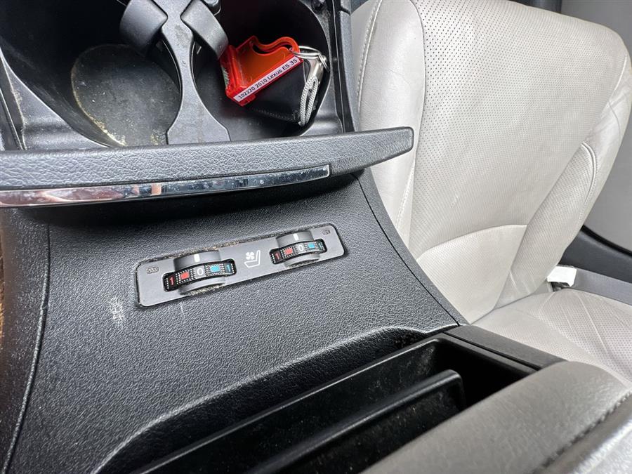2010 Lexus ES 350 4dr Sdn, available for sale in Stratford, Connecticut | Wiz Leasing Inc. Stratford, Connecticut 2010 Lexus ES 350 4dr Sdn, available for sale in Stratford, Connecticut | Wiz Leasing Inc. Stratford, Connecticut