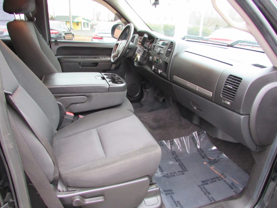 2011 Chevrolet Silverado 1500 4WD Ext Cab 143.5" LT, available for sale in East Windsor, Connecticut | United Auto Sales of E Windsor, Inc. East Windsor, Connecticut 2011 Chevrolet Silverado 1500 4WD Ext Cab 143.5" LT, available for sale in East Windsor, Connecticut | United Auto Sales of E Windsor, Inc. East Windsor, Connecticut