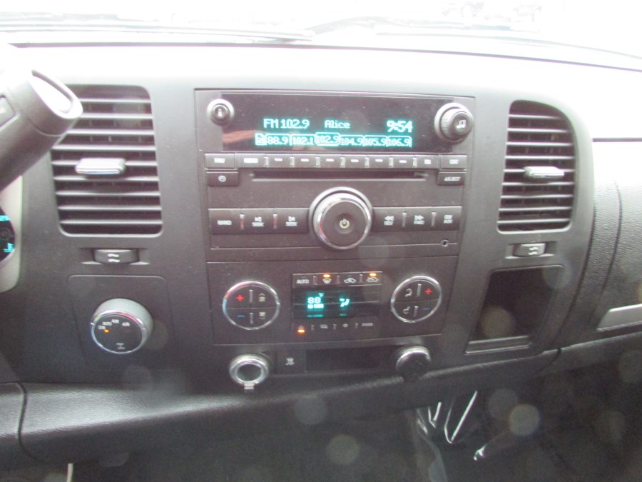 2011 Chevrolet Silverado 1500 4WD Ext Cab 143.5" LT, available for sale in East Windsor, Connecticut | United Auto Sales of E Windsor, Inc. East Windsor, Connecticut 2011 Chevrolet Silverado 1500 4WD Ext Cab 143.5" LT, available for sale in East Windsor, Connecticut | United Auto Sales of E Windsor, Inc. East Windsor, Connecticut