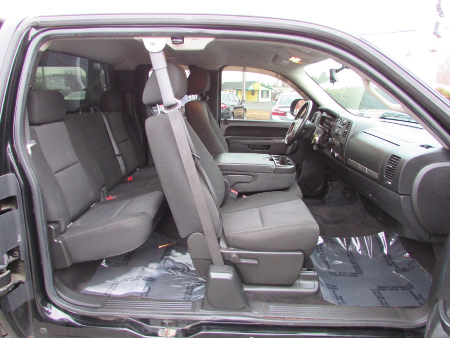 2011 Chevrolet Silverado 1500 4WD Ext Cab 143.5" LT, available for sale in East Windsor, Connecticut | United Auto Sales of E Windsor, Inc. East Windsor, Connecticut 2011 Chevrolet Silverado 1500 4WD Ext Cab 143.5" LT, available for sale in East Windsor, Connecticut | United Auto Sales of E Windsor, Inc. East Windsor, Connecticut