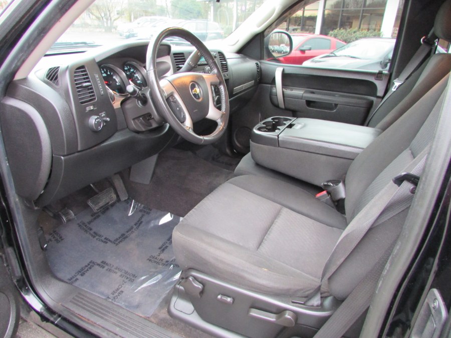 2011 Chevrolet Silverado 1500 4WD Ext Cab 143.5" LT, available for sale in East Windsor, Connecticut | United Auto Sales of E Windsor, Inc. East Windsor, Connecticut 2011 Chevrolet Silverado 1500 4WD Ext Cab 143.5" LT, available for sale in East Windsor, Connecticut | United Auto Sales of E Windsor, Inc. East Windsor, Connecticut