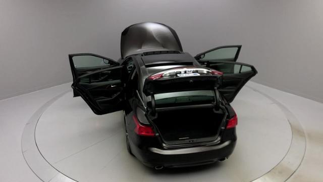 Used Nissan Maxima 4dr Sdn 3.5 Platinum 2016 | J&M Automotive Sls&Svc LLC. Naugatuck, Connecticut Used Nissan Maxima 4dr Sdn 3.5 Platinum 2016 | J&M Automotive Sls&Svc LLC. Naugatuck, Connecticut