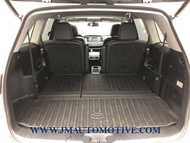 2015 Toyota Highlander AWD 4dr V6 XLE, available for sale in Naugatuck, Connecticut | J&M Automotive Sls&Svc LLC. Naugatuck, Connecticut 2015 Toyota Highlander AWD 4dr V6 XLE, available for sale in Naugatuck, Connecticut | J&M Automotive Sls&Svc LLC. Naugatuck, Connecticut