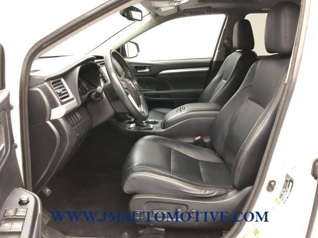 2015 Toyota Highlander AWD 4dr V6 XLE, available for sale in Naugatuck, Connecticut | J&M Automotive Sls&Svc LLC. Naugatuck, Connecticut 2015 Toyota Highlander AWD 4dr V6 XLE, available for sale in Naugatuck, Connecticut | J&M Automotive Sls&Svc LLC. Naugatuck, Connecticut