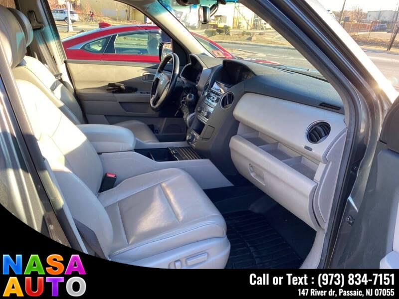 2012 Honda Pilot 4WD 4dr EX-L w/Navi, available for sale in Passaic, New Jersey | Nasa Auto. Passaic, New Jersey 2012 Honda Pilot 4WD 4dr EX-L w/Navi, available for sale in Passaic, New Jersey | Nasa Auto. Passaic, New Jersey