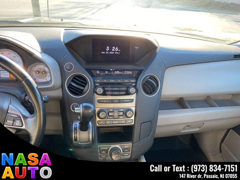 2012 Honda Pilot 4WD 4dr EX-L w/Navi, available for sale in Passaic, New Jersey | Nasa Auto. Passaic, New Jersey 2012 Honda Pilot 4WD 4dr EX-L w/Navi, available for sale in Passaic, New Jersey | Nasa Auto. Passaic, New Jersey