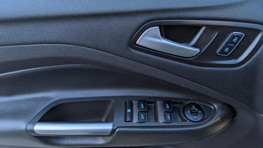 2016 Ford Escape 4WD 4dr SE, available for sale in Melrose, Massachusetts | Melrose Auto Gallery. Melrose, Massachusetts 2016 Ford Escape 4WD 4dr SE, available for sale in Melrose, Massachusetts | Melrose Auto Gallery. Melrose, Massachusetts