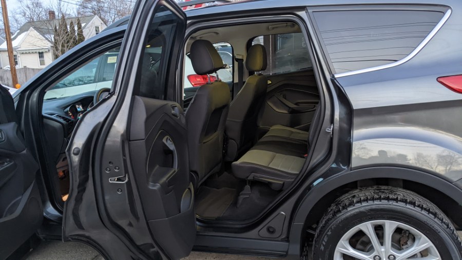 2016 Ford Escape 4WD 4dr SE, available for sale in Melrose, Massachusetts | Melrose Auto Gallery. Melrose, Massachusetts 2016 Ford Escape 4WD 4dr SE, available for sale in Melrose, Massachusetts | Melrose Auto Gallery. Melrose, Massachusetts