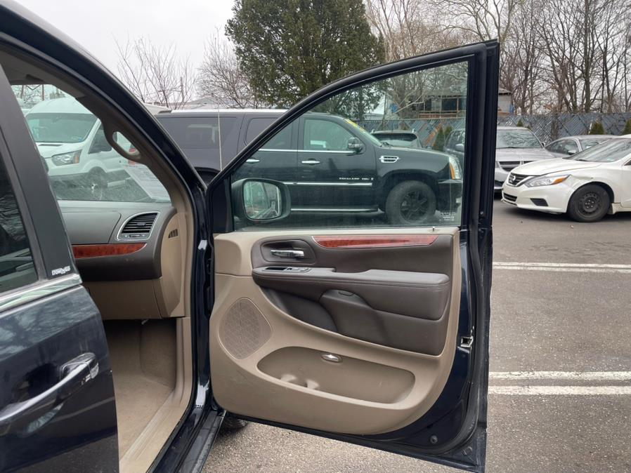 2014 Chrysler Town & Country 4dr Wgn Touring, available for sale in Rosedale, New York | Sunrise Auto Sales. Rosedale, New York 2014 Chrysler Town & Country 4dr Wgn Touring, available for sale in Rosedale, New York | Sunrise Auto Sales. Rosedale, New York