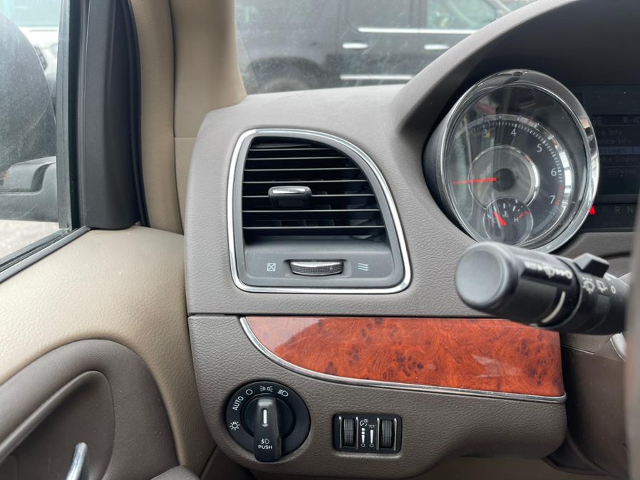 2014 Chrysler Town & Country 4dr Wgn Touring, available for sale in Rosedale, New York | Sunrise Auto Sales. Rosedale, New York 2014 Chrysler Town & Country 4dr Wgn Touring, available for sale in Rosedale, New York | Sunrise Auto Sales. Rosedale, New York