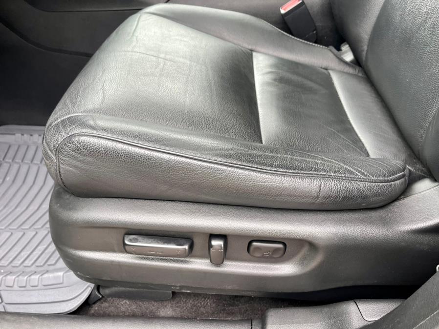 2016 Honda Pilot AWD 4dr Touring w/RES & Navi, available for sale in South Windsor, Connecticut | Mike And Tony Auto Sales, Inc. South Windsor, Connecticut 2016 Honda Pilot AWD 4dr Touring w/RES & Navi, available for sale in South Windsor, Connecticut | Mike And Tony Auto Sales, Inc. South Windsor, Connecticut