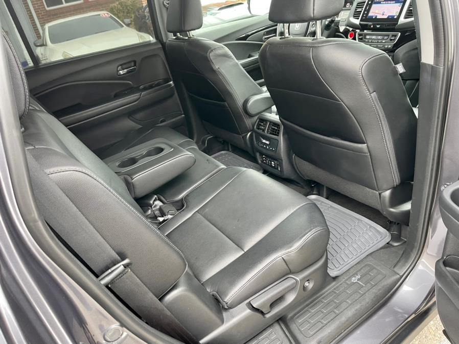 2016 Honda Pilot AWD 4dr Touring w/RES & Navi, available for sale in South Windsor, Connecticut | Mike And Tony Auto Sales, Inc. South Windsor, Connecticut 2016 Honda Pilot AWD 4dr Touring w/RES & Navi, available for sale in South Windsor, Connecticut | Mike And Tony Auto Sales, Inc. South Windsor, Connecticut