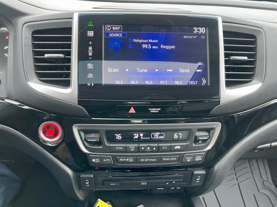 2016 Honda Pilot AWD 4dr Touring w/RES & Navi, available for sale in South Windsor, Connecticut | Mike And Tony Auto Sales, Inc. South Windsor, Connecticut 2016 Honda Pilot AWD 4dr Touring w/RES & Navi, available for sale in South Windsor, Connecticut | Mike And Tony Auto Sales, Inc. South Windsor, Connecticut