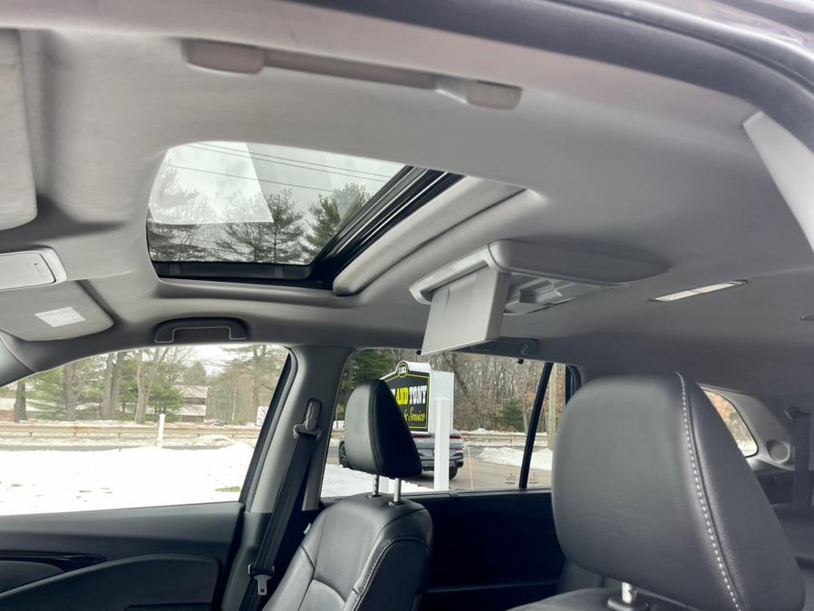 2016 Honda Pilot AWD 4dr Touring w/RES & Navi, available for sale in South Windsor, Connecticut | Mike And Tony Auto Sales, Inc. South Windsor, Connecticut 2016 Honda Pilot AWD 4dr Touring w/RES & Navi, available for sale in South Windsor, Connecticut | Mike And Tony Auto Sales, Inc. South Windsor, Connecticut